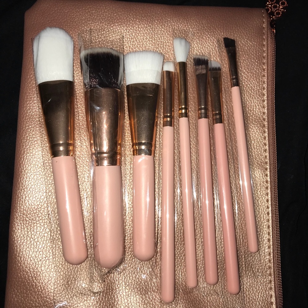 HP BEST IN MAKEUP - Rose Gold Makeup brushes - Picture 4 of 4